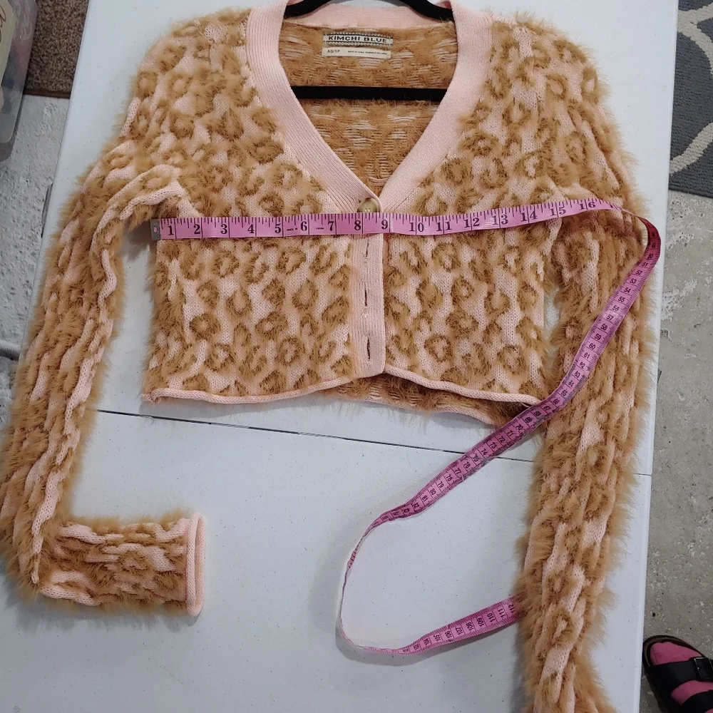 KIMCHI BLUE CROP CARDIGAN (A359)